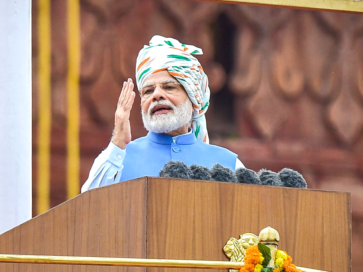 Independence Day 2022: PM Modi Hoists Flag At Red Fort Celebrations Photos - Sakshi9