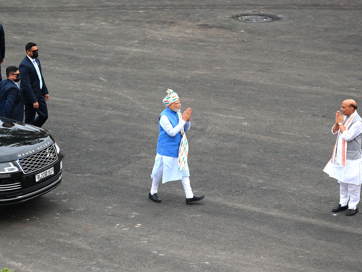 Independence Day 2022: PM Modi Hoists Flag At Red Fort Celebrations Photos - Sakshi11