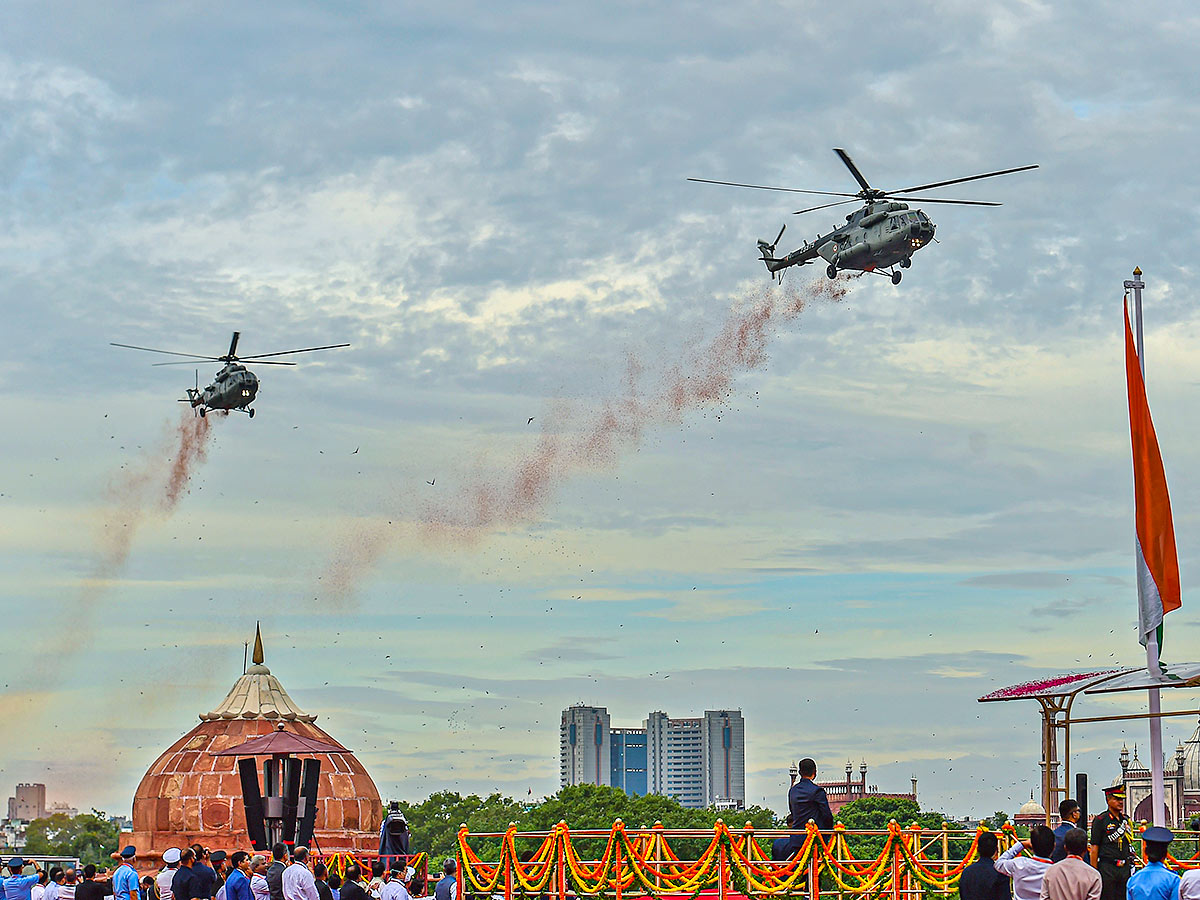 Independence Day 2022: PM Modi Hoists Flag At Red Fort Celebrations Photos - Sakshi13