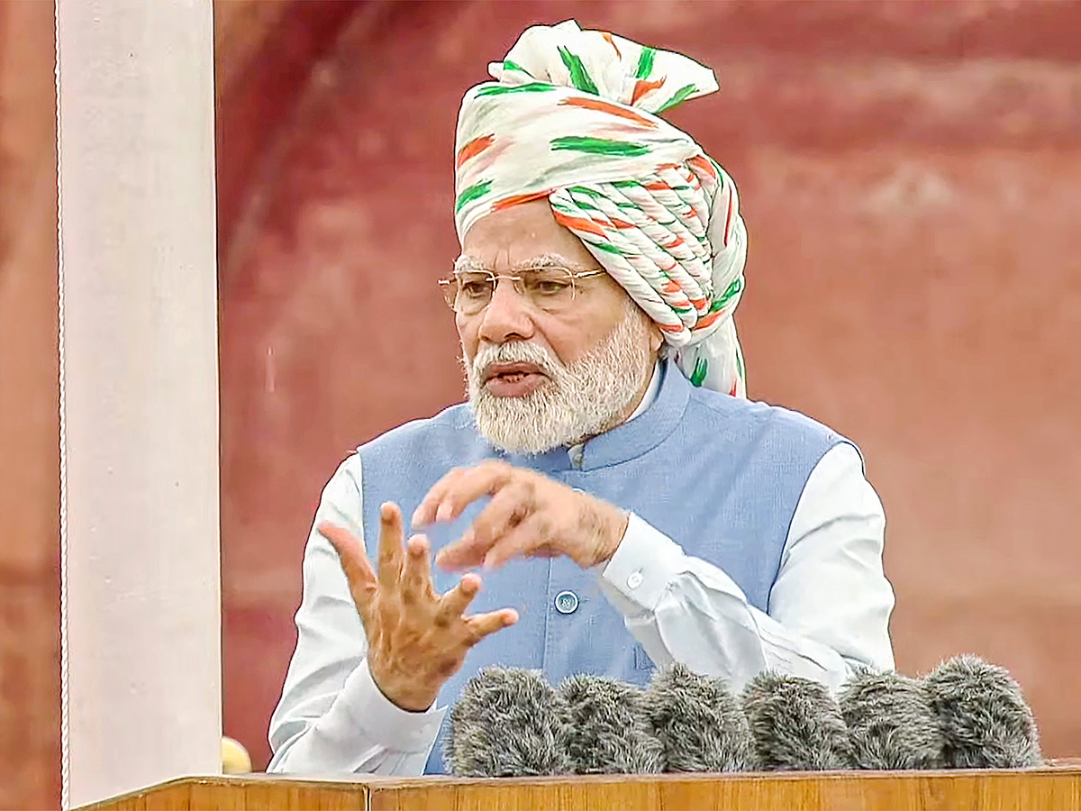 Independence Day 2022: PM Modi Hoists Flag At Red Fort Celebrations Photos - Sakshi17