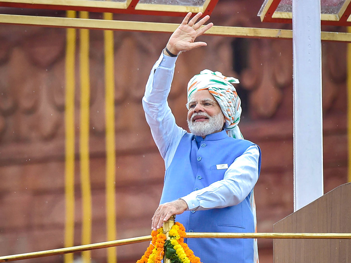 Independence Day 2022: PM Modi Hoists Flag At Red Fort Celebrations Photos - Sakshi19