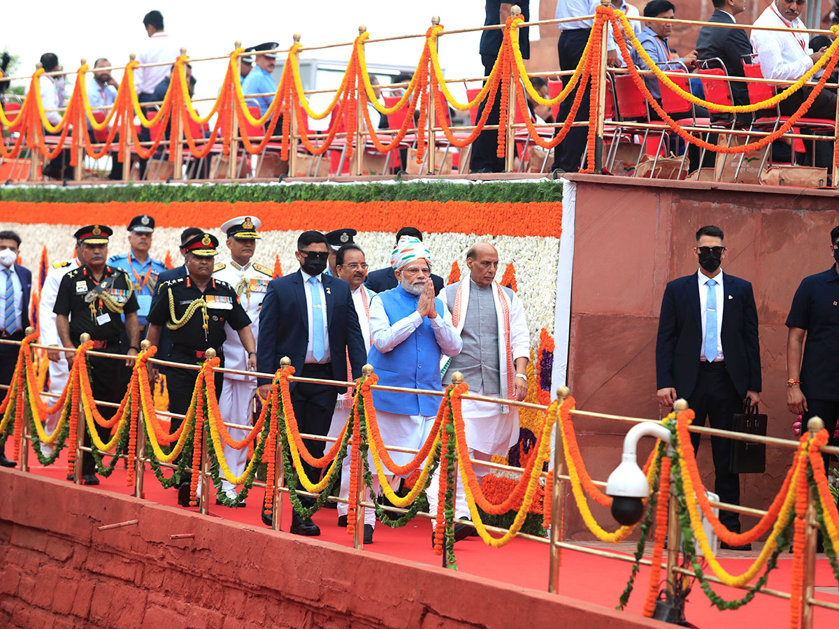 Independence Day 2022: PM Modi Hoists Flag At Red Fort Celebrations Photos - Sakshi20