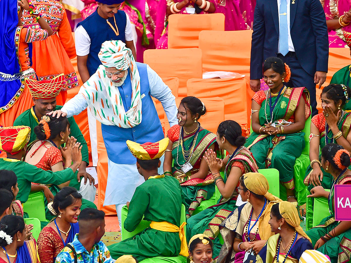 Independence Day 2022: PM Modi Hoists Flag At Red Fort Celebrations Photos - Sakshi3