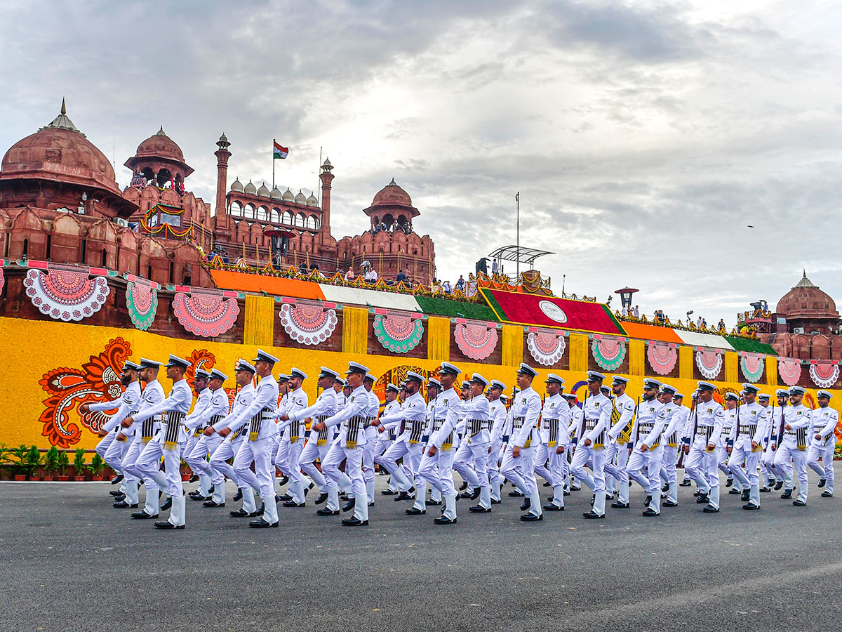 Independence Day 2022: PM Modi Hoists Flag At Red Fort Celebrations Photos - Sakshi7