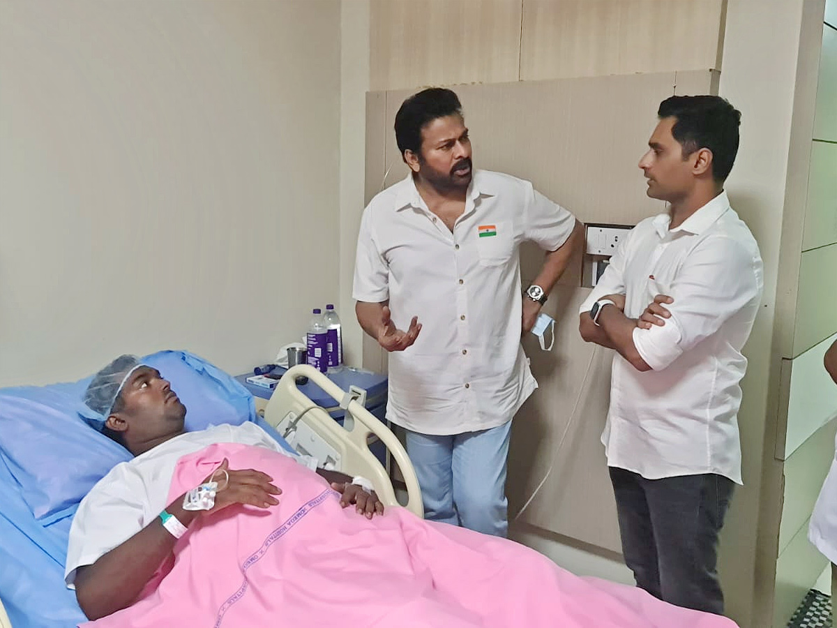 Chiranjeevi Help To For Cancer Treatment Of Mega Fan photo Gallery - Sakshi8