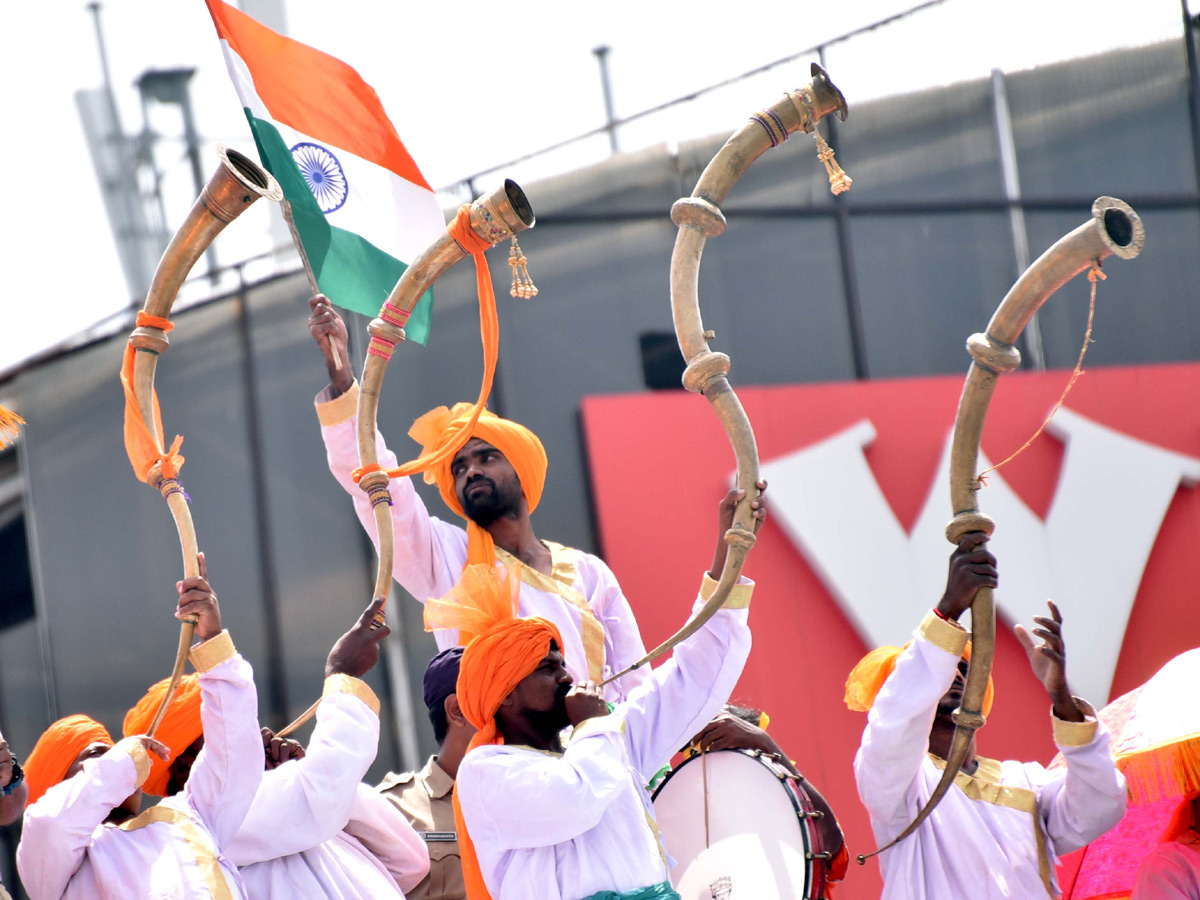 Telangana comes to a standstill for mass singing of national anthem Photo Gallery - Sakshi16