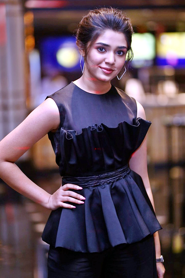 Krithi Shetty at Aa Ammayi Gurinchi Meeku Cheppali - Sakshi5