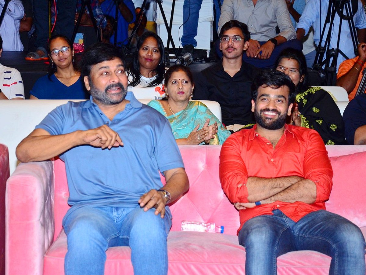 Celebrity Cricket Carnival Jersey And Trophy Launch by Mega Star Chiranjeevi Photo Gallery - Sakshi5