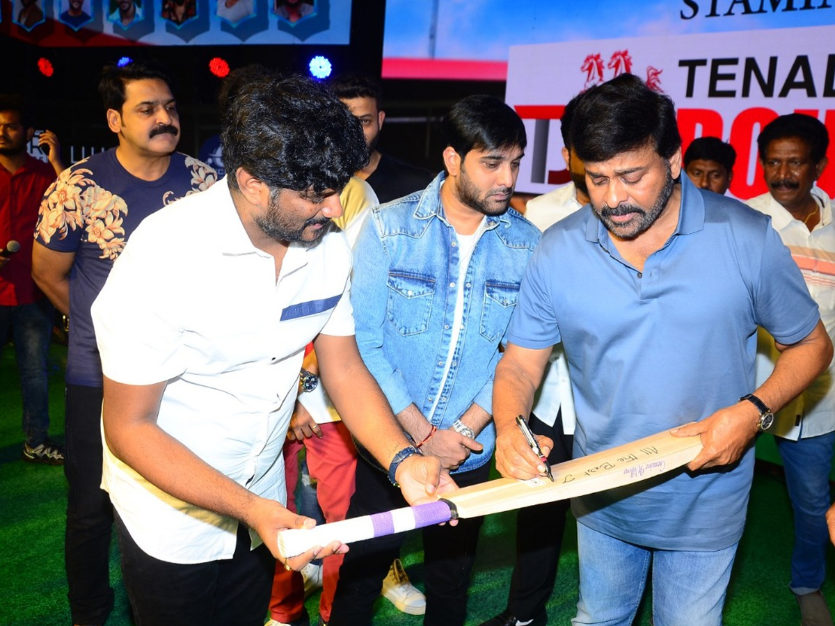 Celebrity Cricket Carnival Jersey And Trophy Launch by Mega Star Chiranjeevi Photo Gallery - Sakshi4