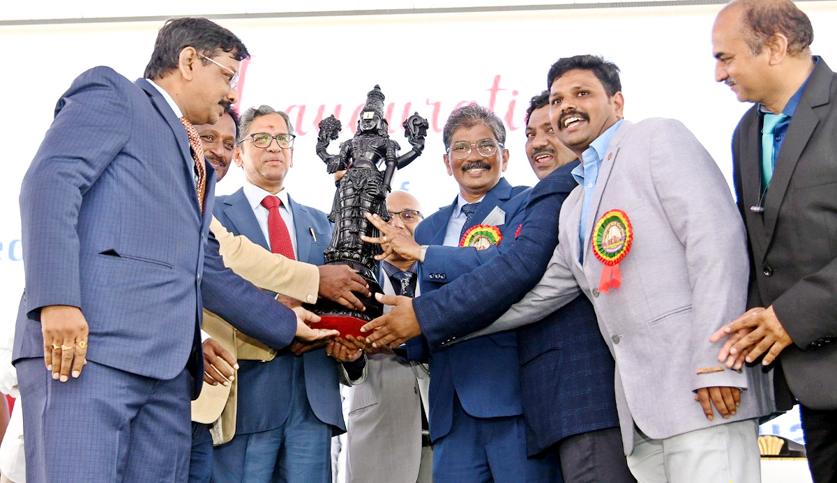 CJI NV Ramana CM Jagan Inaugurates Vijayawada District Court Buildings - Sakshi5