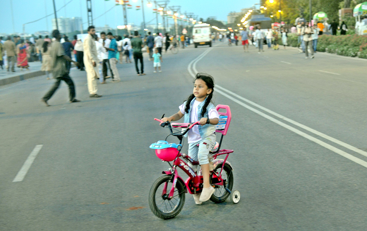 Sunday Funday Programme on Tank Bund - Sakshi8