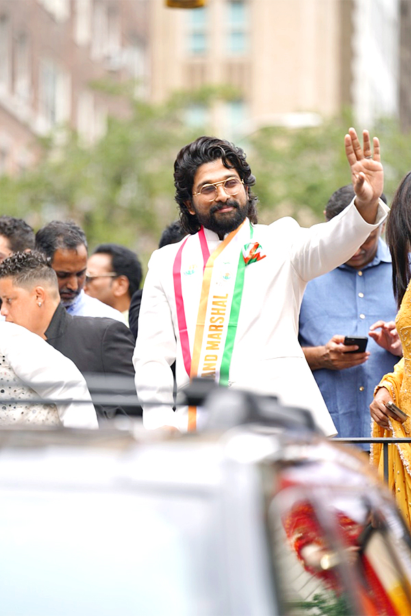 Allu Arjun makes grand entry at India Day parade in New York  - Sakshi15