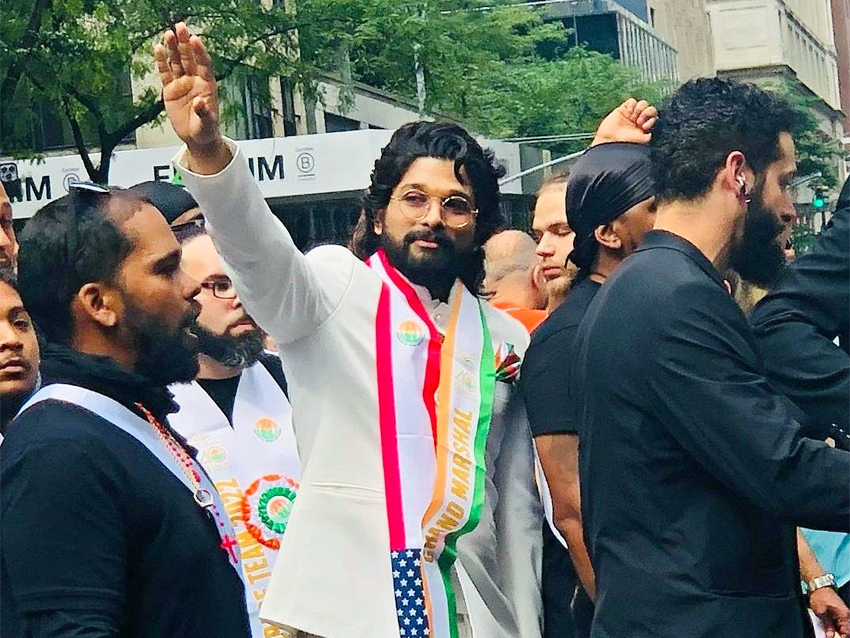 Allu Arjun makes grand entry at India Day parade in New York  - Sakshi2