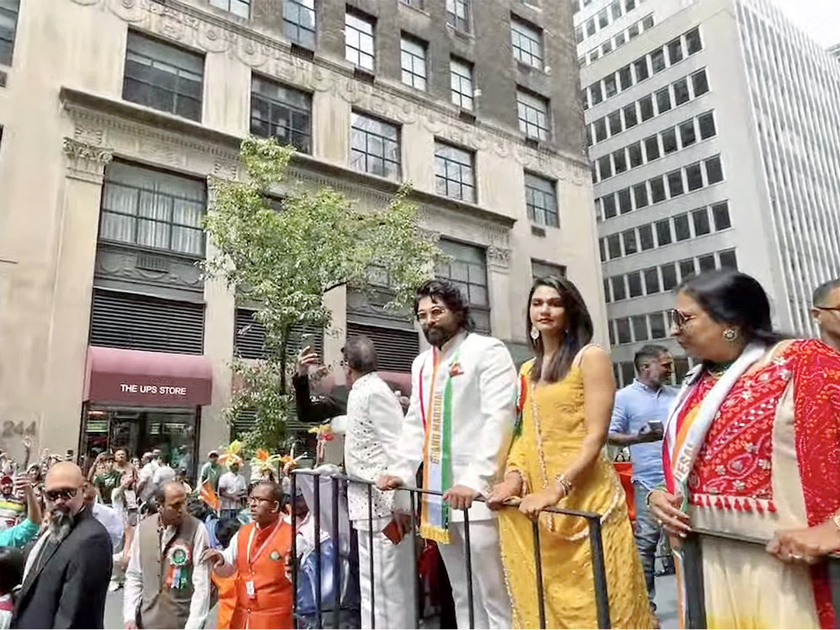 Allu Arjun makes grand entry at India Day parade in New York  - Sakshi3