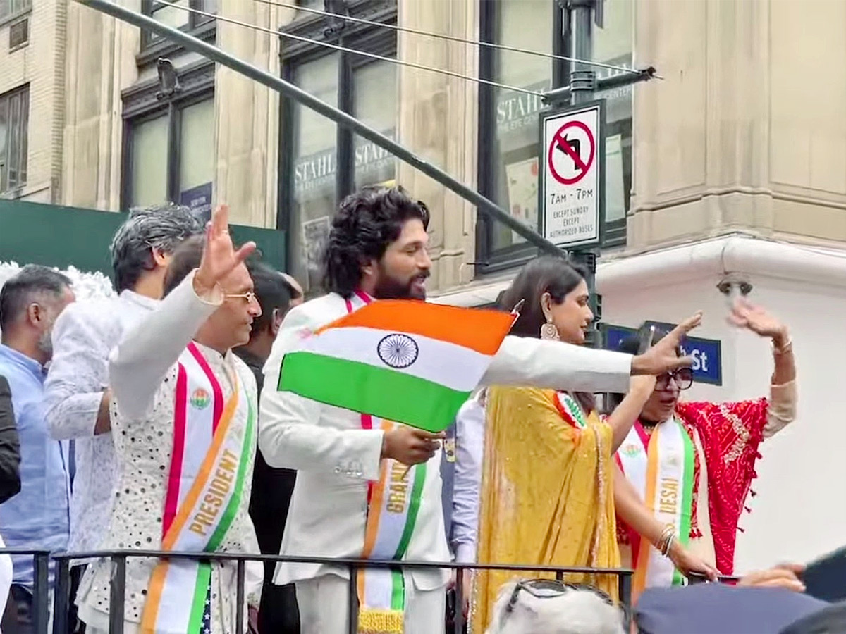 Allu Arjun makes grand entry at India Day parade in New York  - Sakshi4