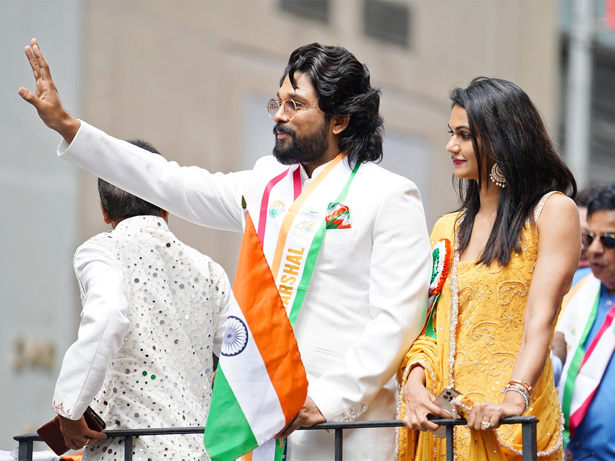 Allu Arjun makes grand entry at India Day parade in New York  - Sakshi7