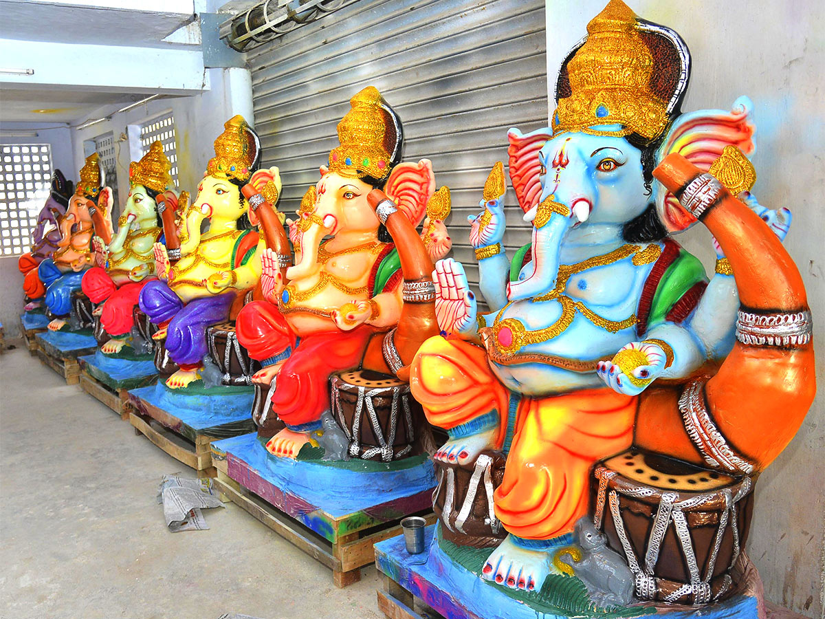 Ganesh Idols Ready For Chavithi Celebrations In Telugu States Photos - Sakshi5