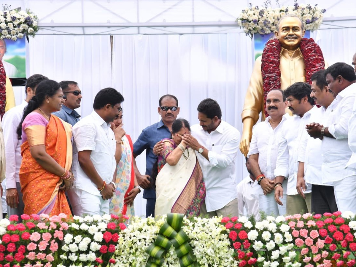 CM YS Jagan Prakasam District Tour Photo Gallery - Sakshi29