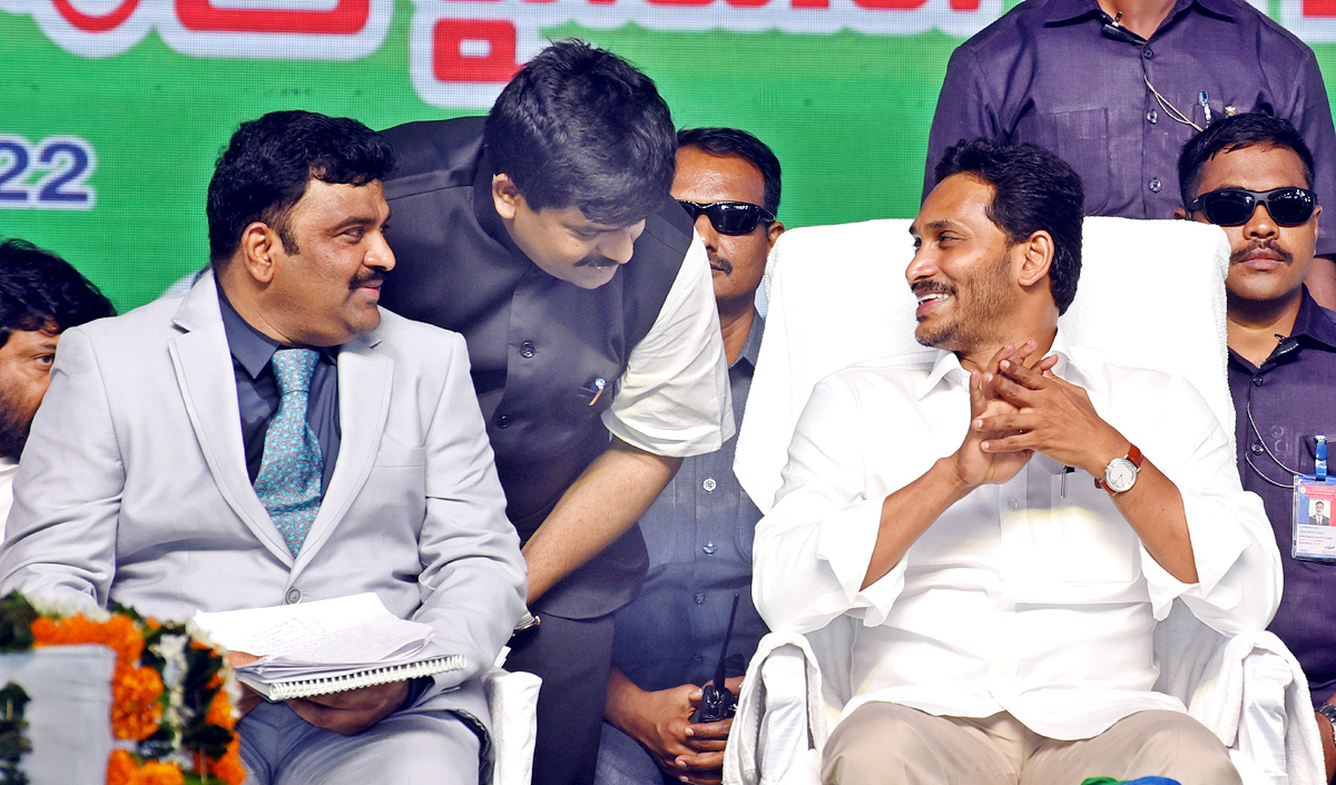 CM Jagan Releases Fourth Phase YSR Nethanna Nestham Funds - Sakshi35