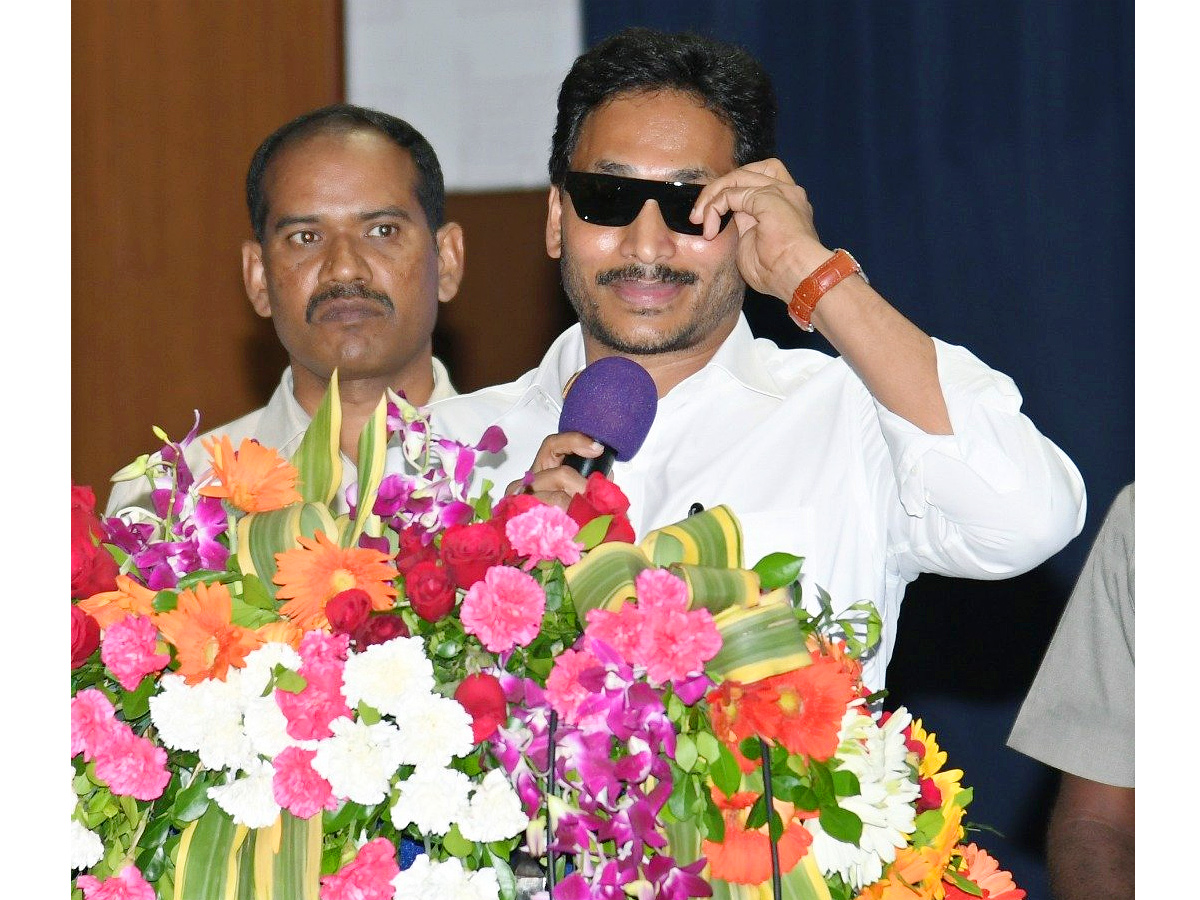 AP CM Jagan Visakhapatnam Tour Photo Gallery - Sakshi2