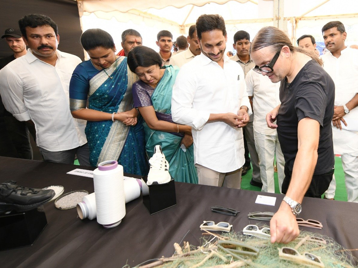 AP CM Jagan Visakhapatnam Tour Photo Gallery - Sakshi13