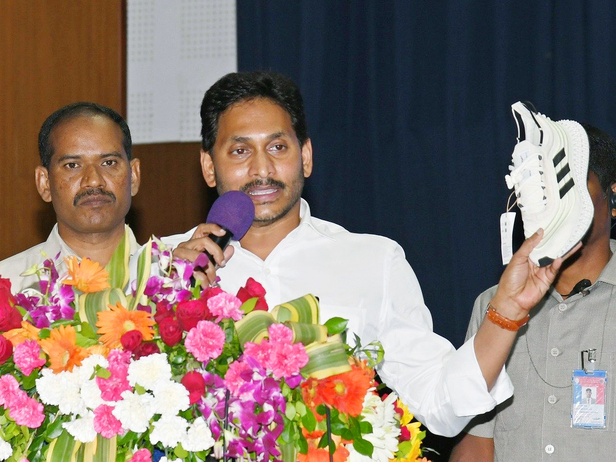 AP CM Jagan Visakhapatnam Tour Photo Gallery - Sakshi21