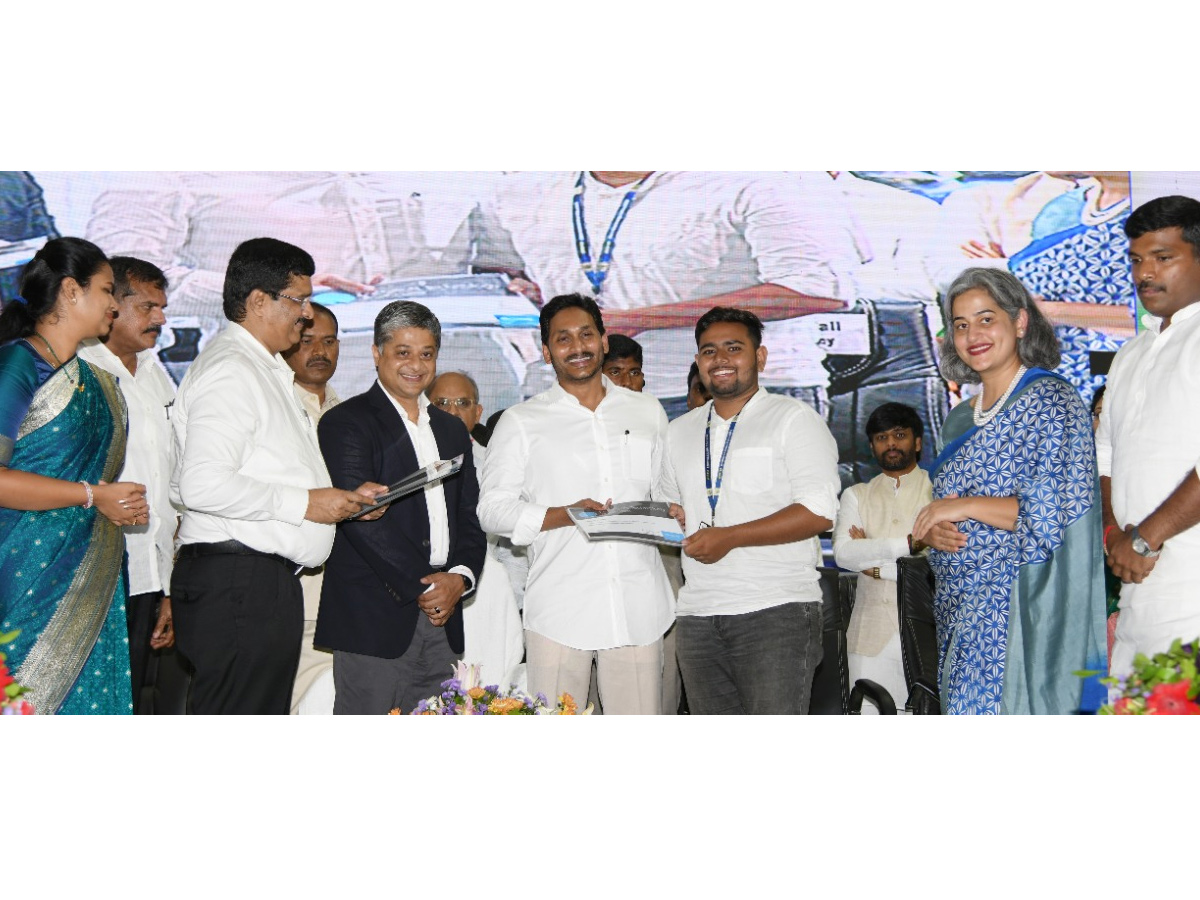 AP CM Jagan Visakhapatnam Tour Photo Gallery - Sakshi22