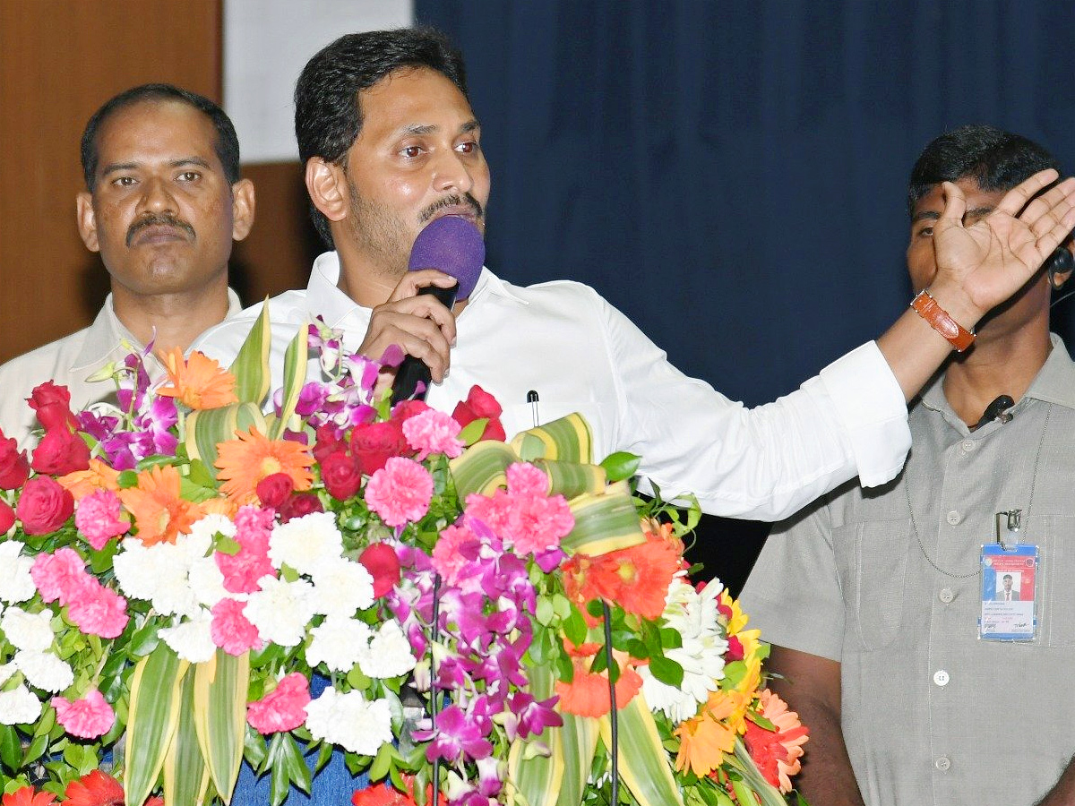 AP CM Jagan Visakhapatnam Tour Photo Gallery - Sakshi4