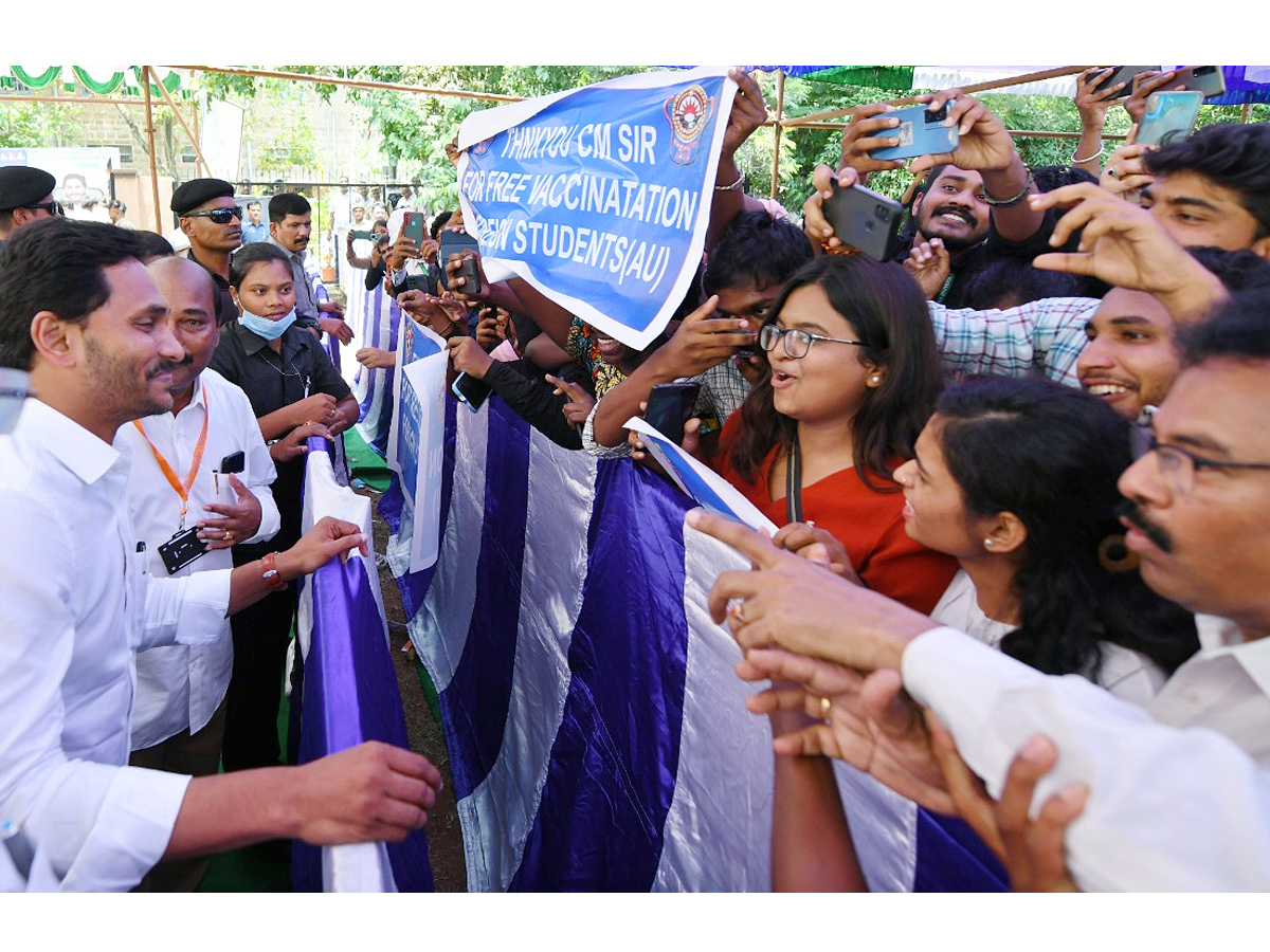 AP CM Jagan Visakhapatnam Tour Photo Gallery - Sakshi31