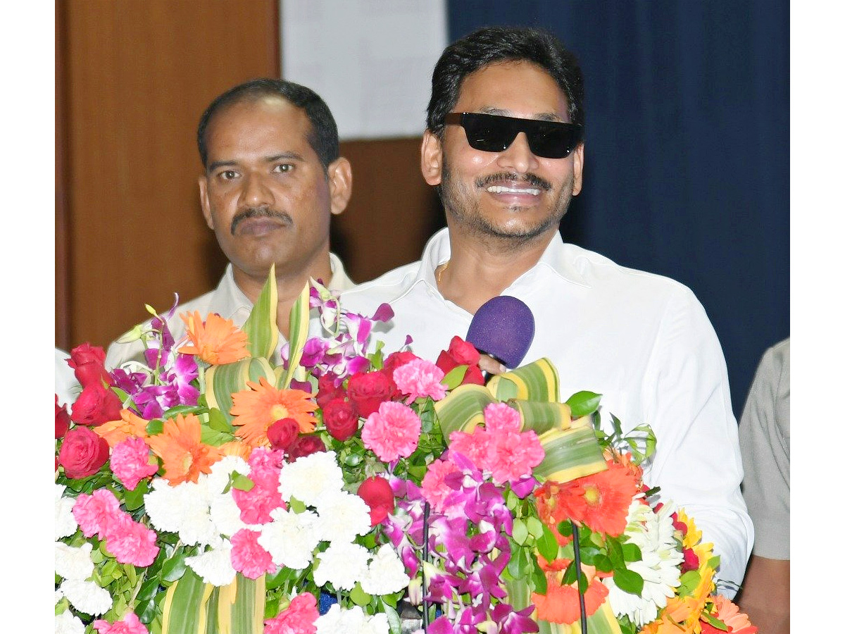 AP CM Jagan Visakhapatnam Tour Photo Gallery - Sakshi5