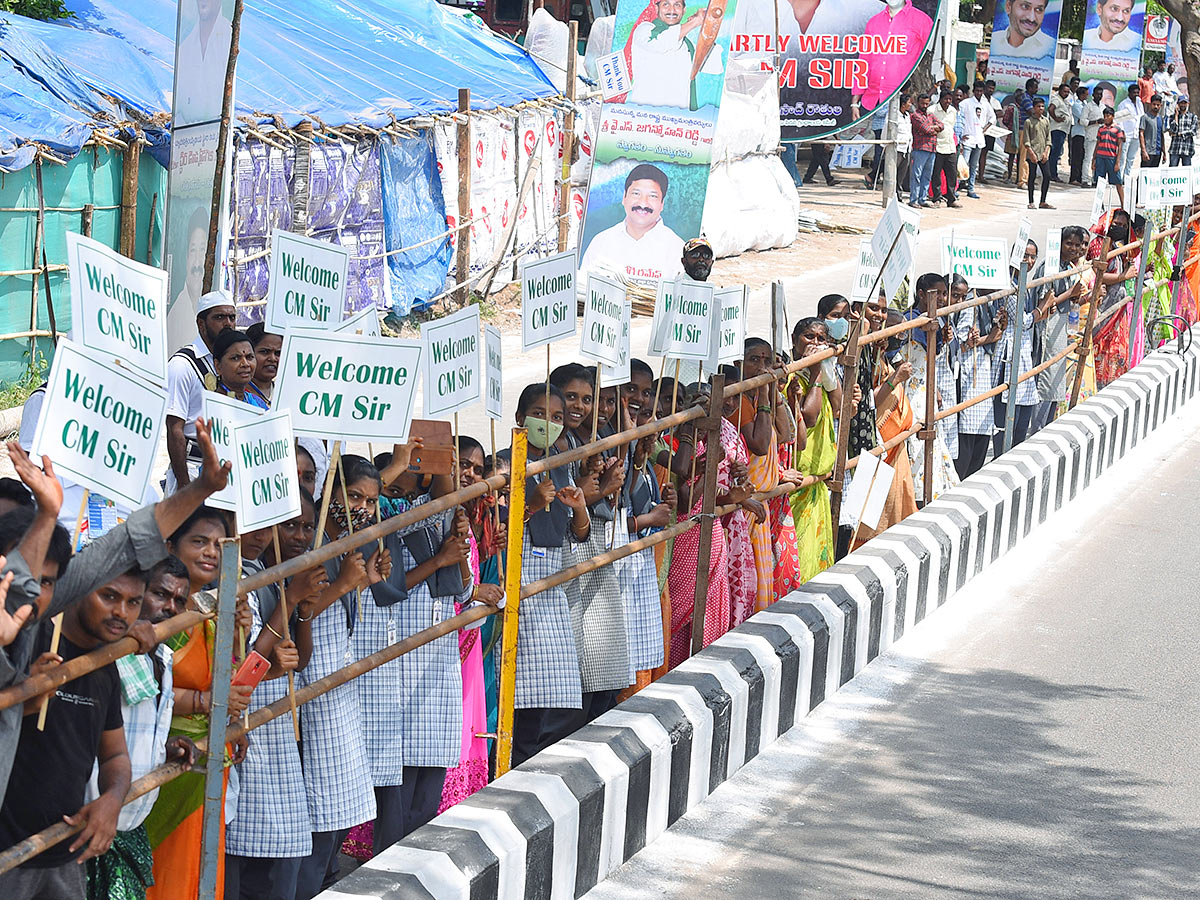 People Leader CM Jagan Craze At Krishna Pedana Public Meeting - Sakshi12