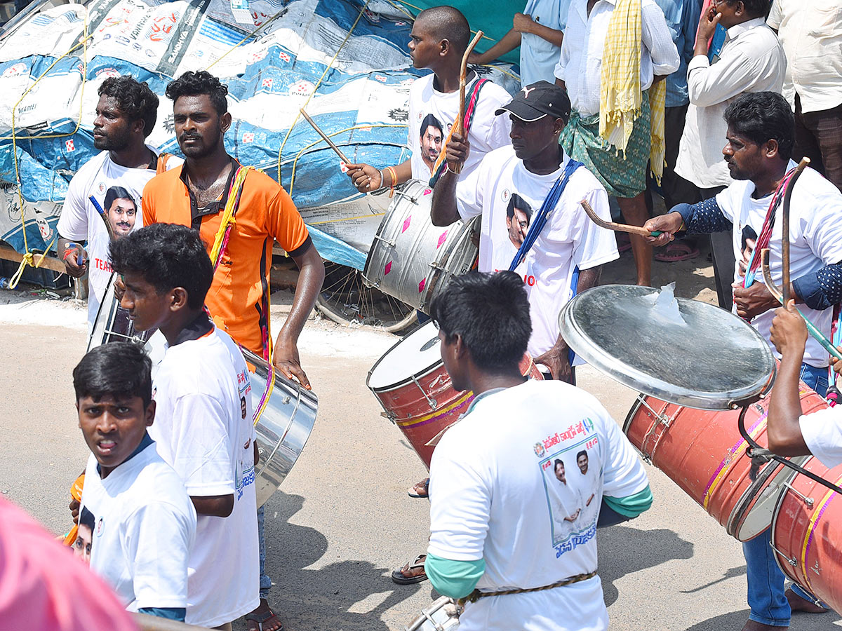 People Leader CM Jagan Craze At Krishna Pedana Public Meeting - Sakshi13