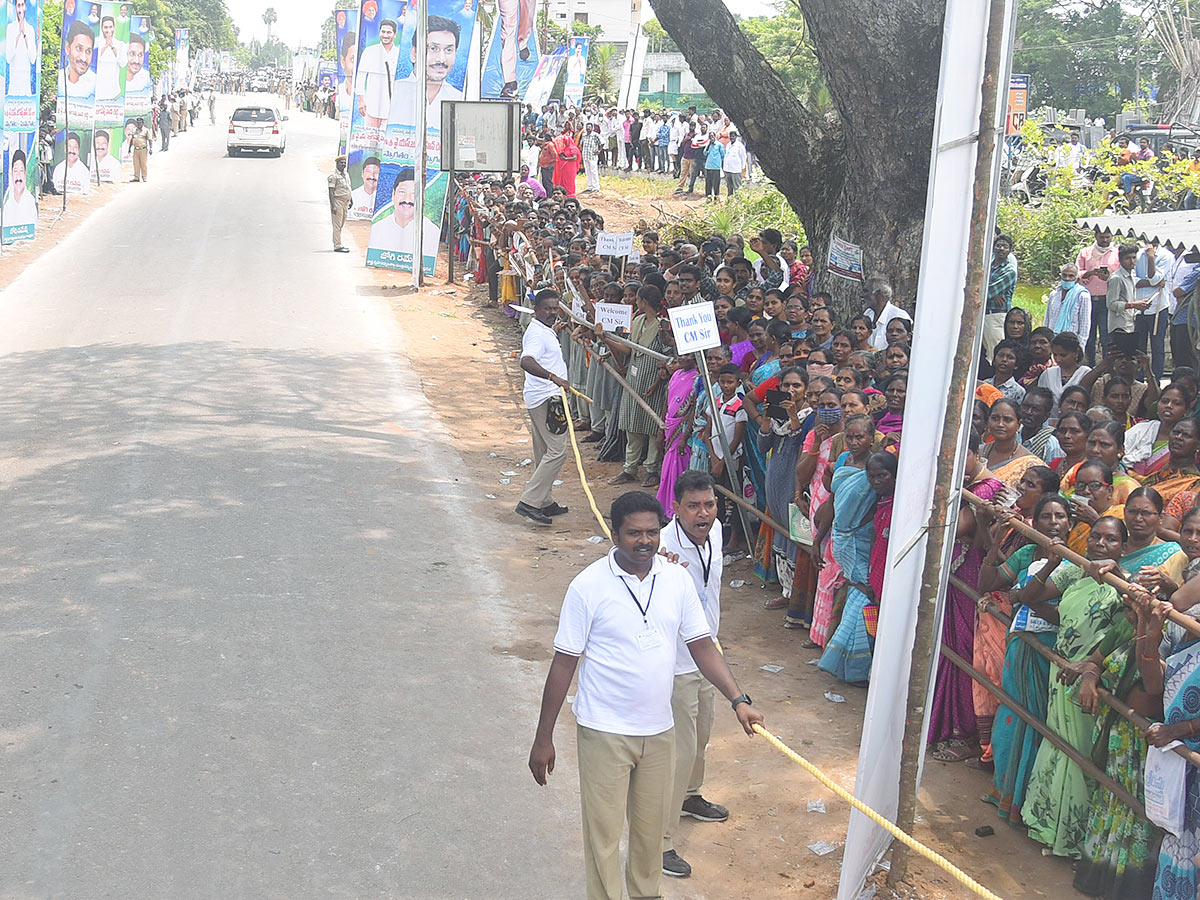 People Leader CM Jagan Craze At Krishna Pedana Public Meeting - Sakshi16