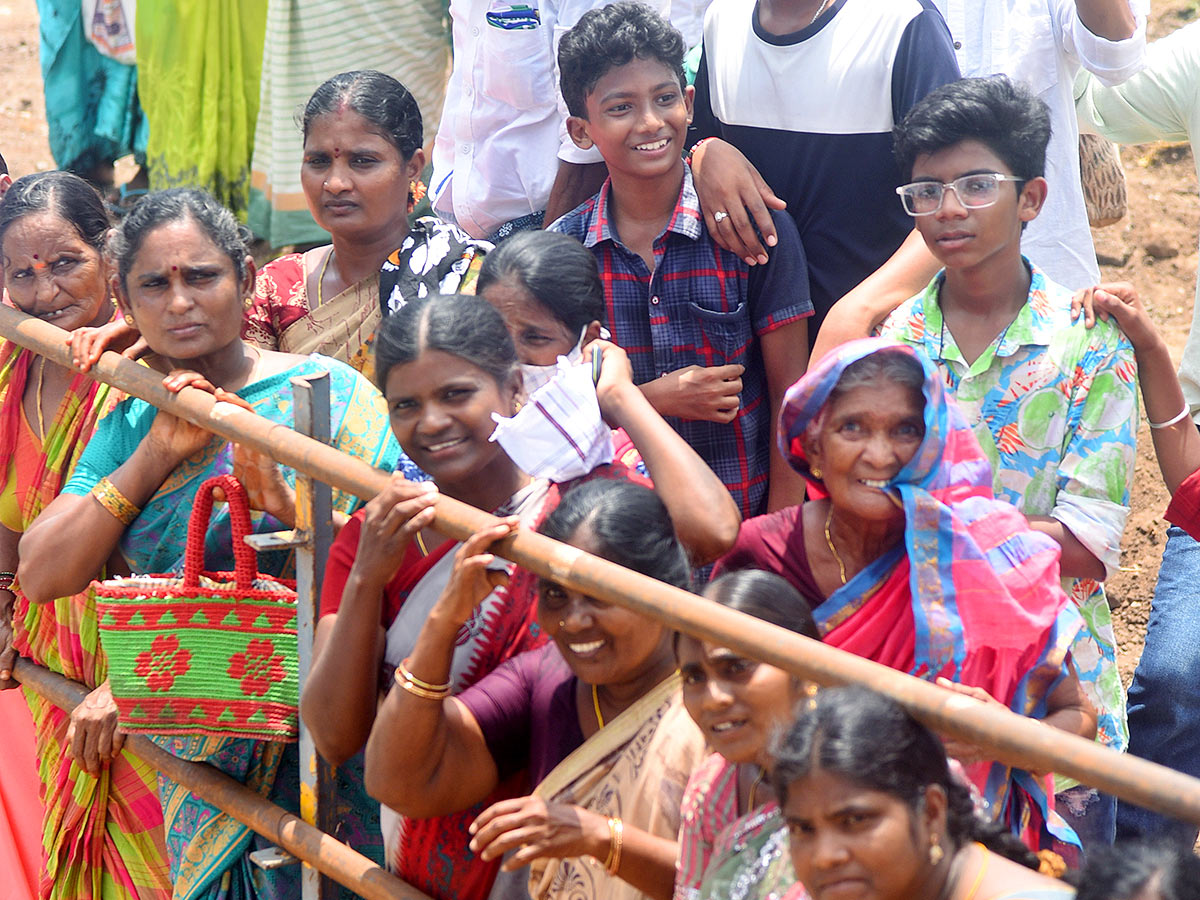 People Leader CM Jagan Craze At Krishna Pedana Public Meeting - Sakshi18