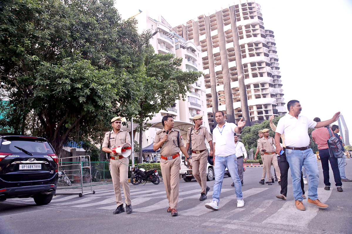 Noida Supertech Twin Towers Demolition - Sakshi5