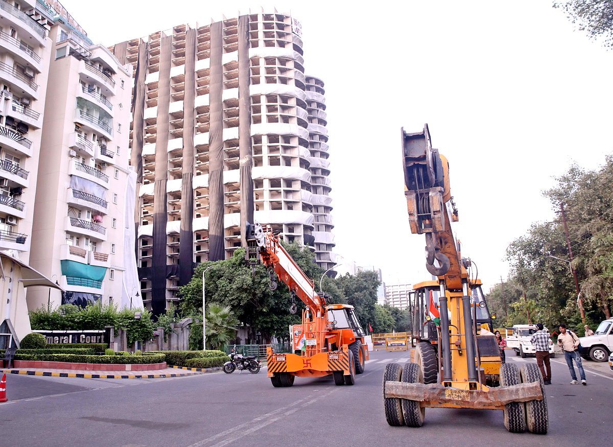 Noida Supertech Twin Towers Demolition - Sakshi6