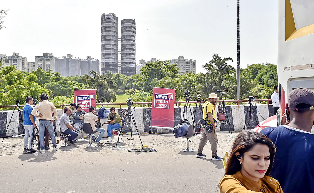 Noida Supertech Twin Towers Demolition - Sakshi8