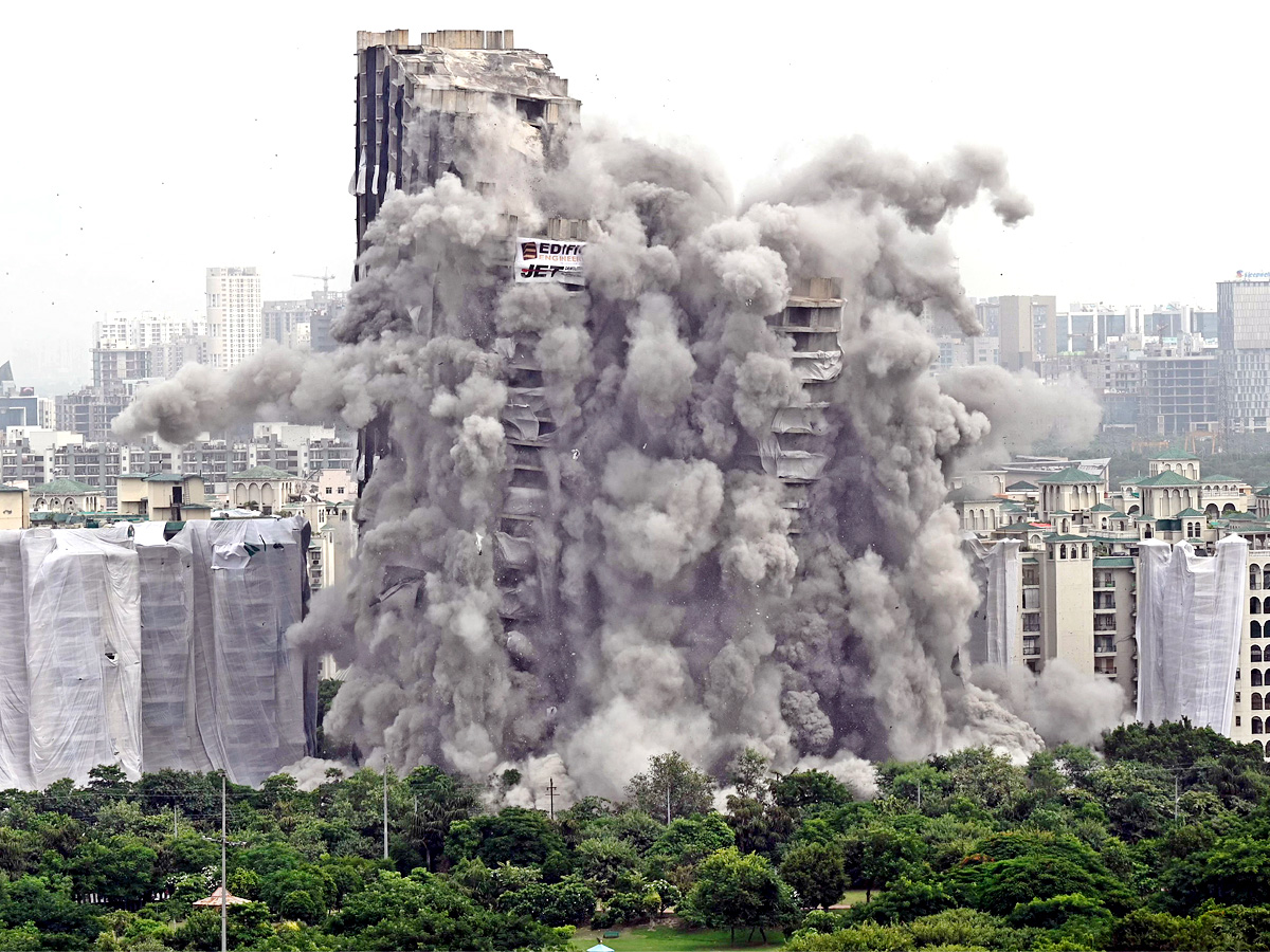 Noida Supertech Twin Towers Demolition - Sakshi1