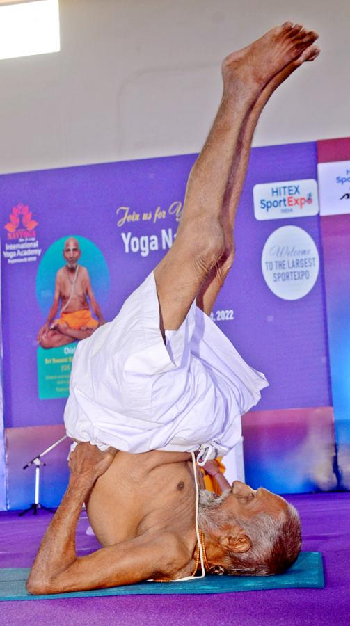 Padma Shri Swami Sivananda Yoga guru 126 years Old Living Indian at Sports Expo at Hitex - Sakshi24