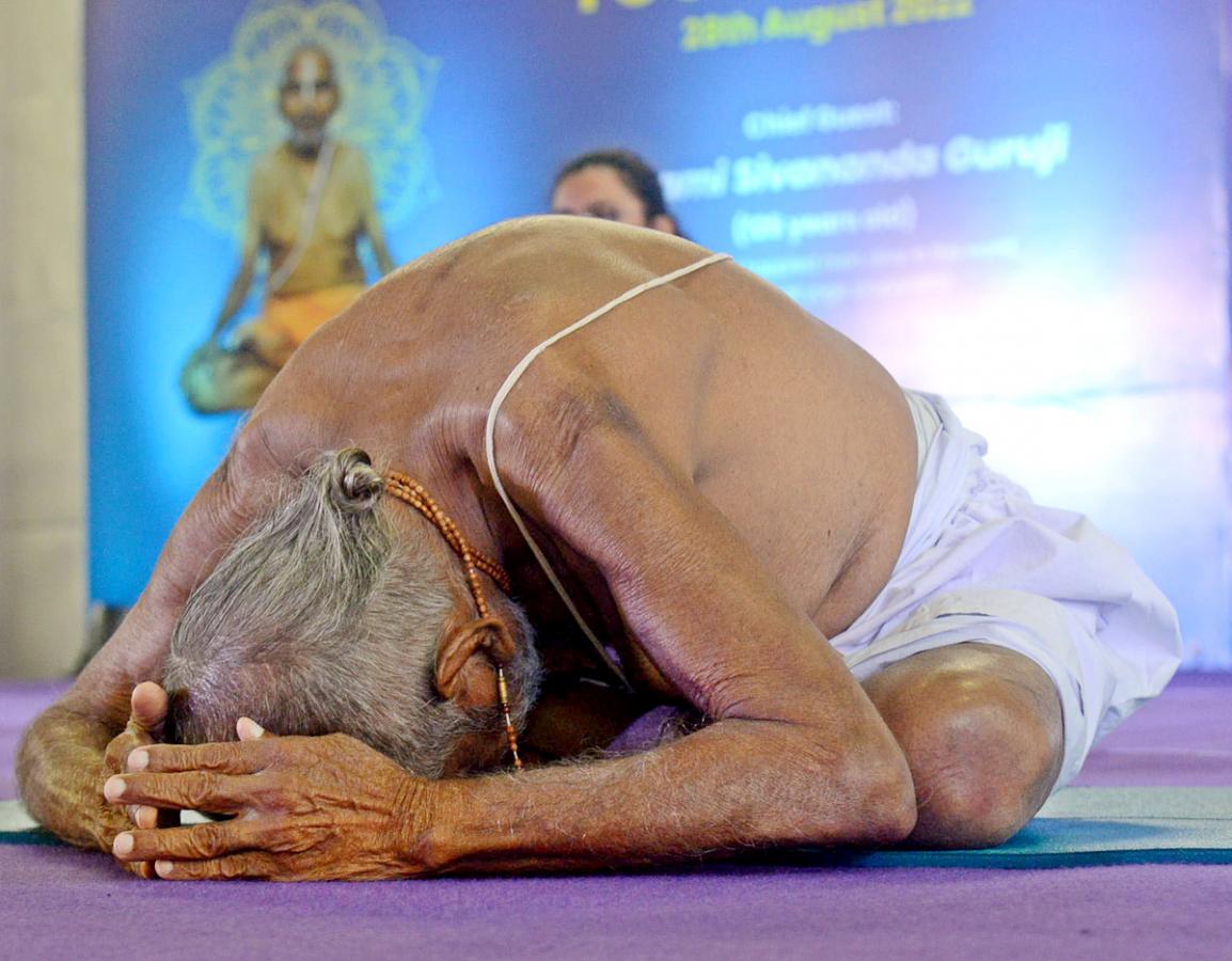 Padma Shri Swami Sivananda Yoga guru 126 years Old Living Indian at Sports Expo at Hitex - Sakshi4