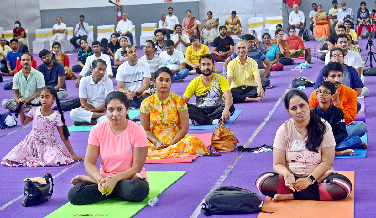 Padma Shri Swami Sivananda Yoga guru 126 years Old Living Indian at Sports Expo at Hitex - Sakshi6