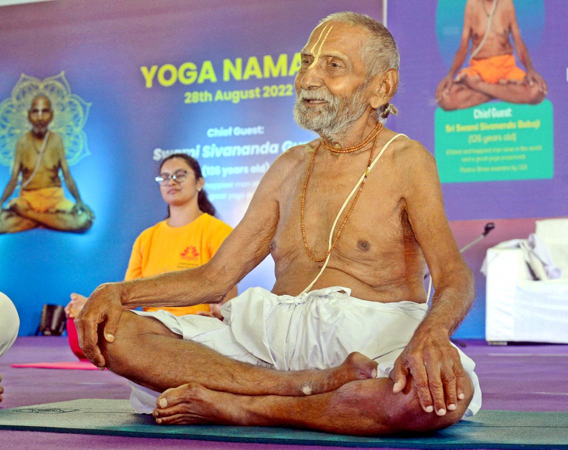 Padma Shri Swami Sivananda Yoga guru 126 years Old Living Indian at Sports Expo at Hitex - Sakshi7