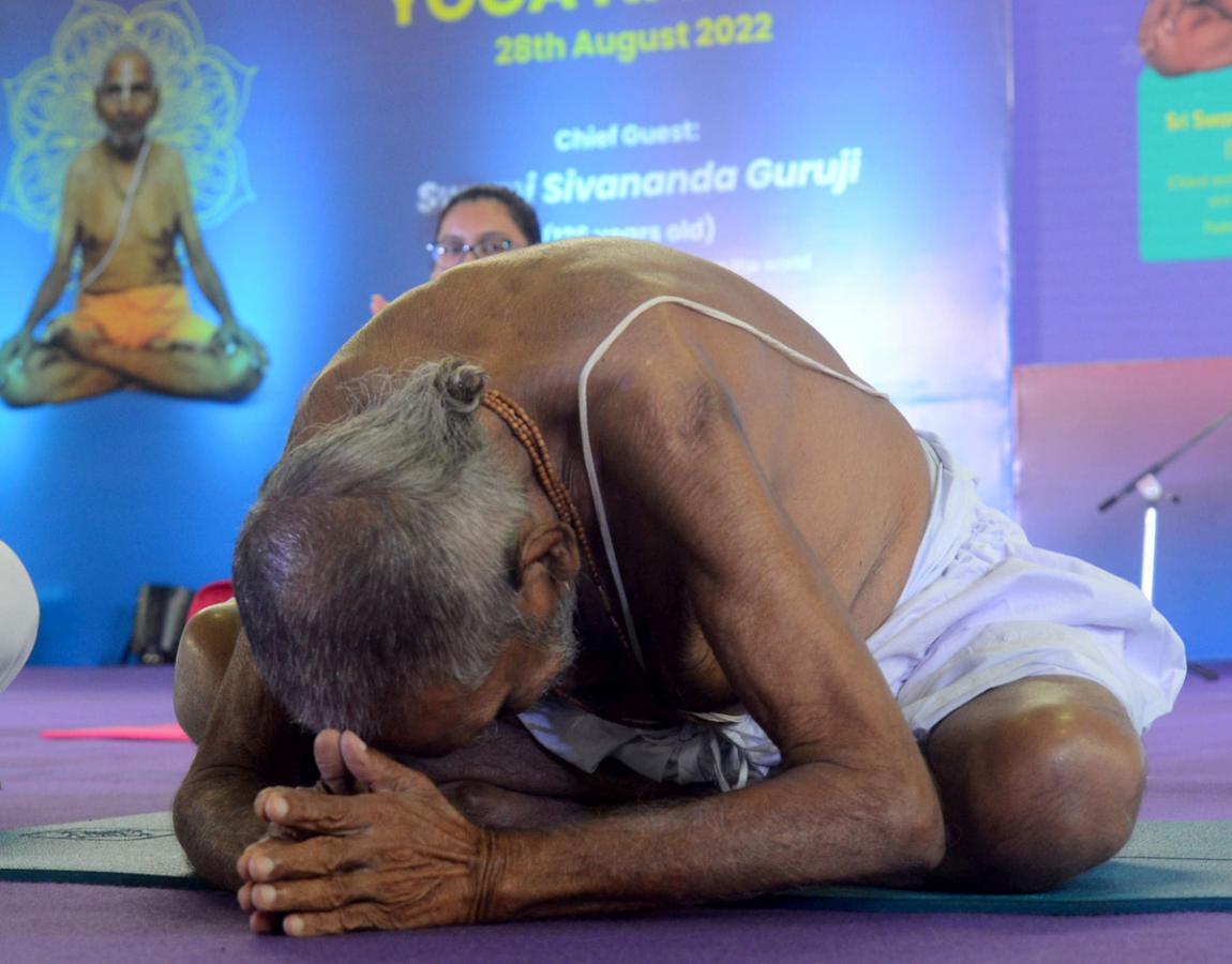 Padma Shri Swami Sivananda Yoga guru 126 years Old Living Indian at Sports Expo at Hitex - Sakshi8