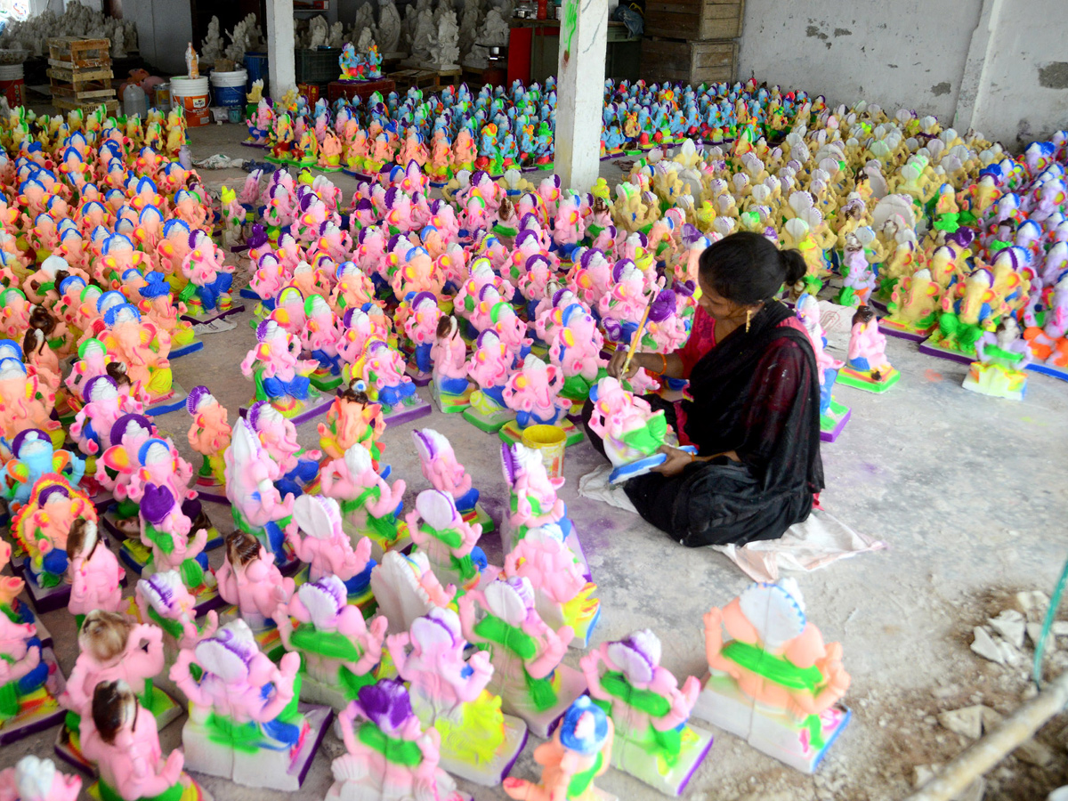 Making Clay Ganesh Idols In Vijayawada Photo Gallery - Sakshi3