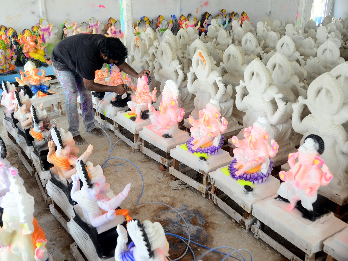 Making Clay Ganesh Idols In Vijayawada Photo Gallery - Sakshi4