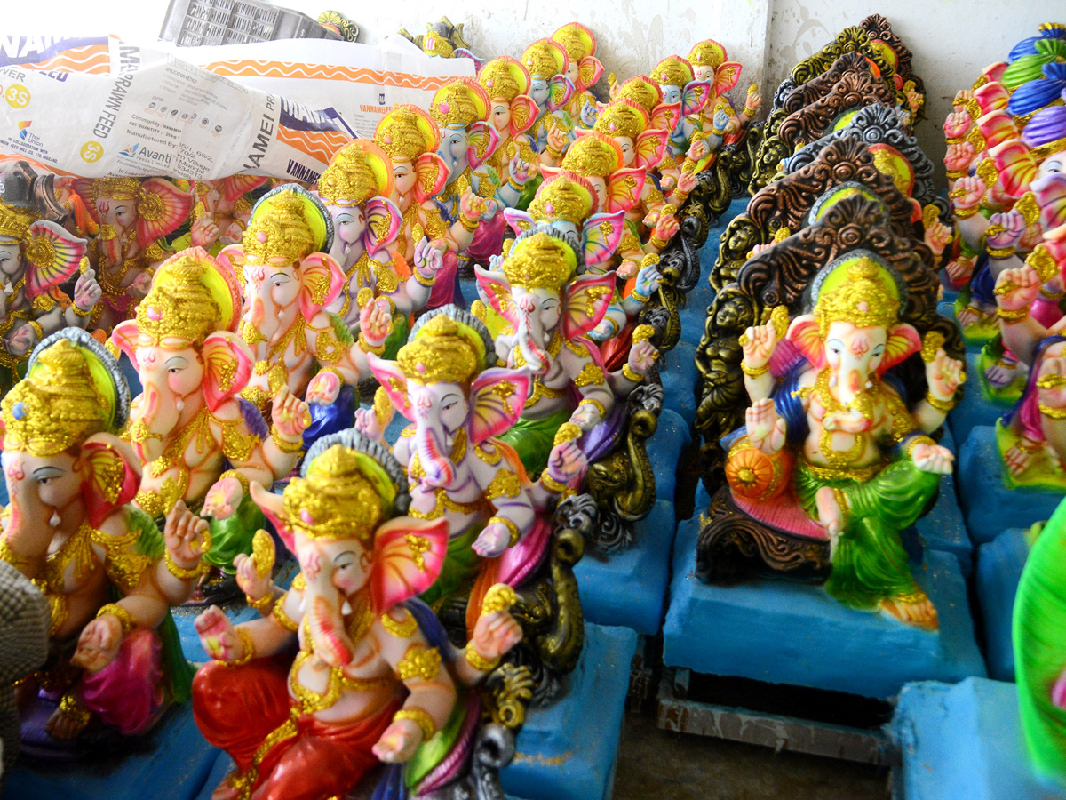 Making Clay Ganesh Idols In Vijayawada Photo Gallery - Sakshi5