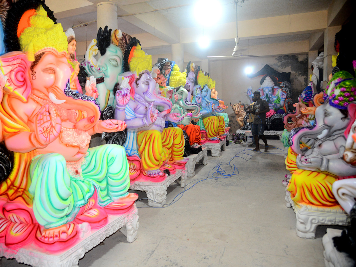 Making Clay Ganesh Idols In Vijayawada Photo Gallery - Sakshi1