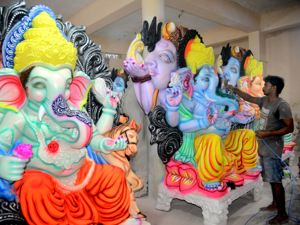 Making Clay Ganesh Idols In Vijayawada Photo Gallery - Sakshi7