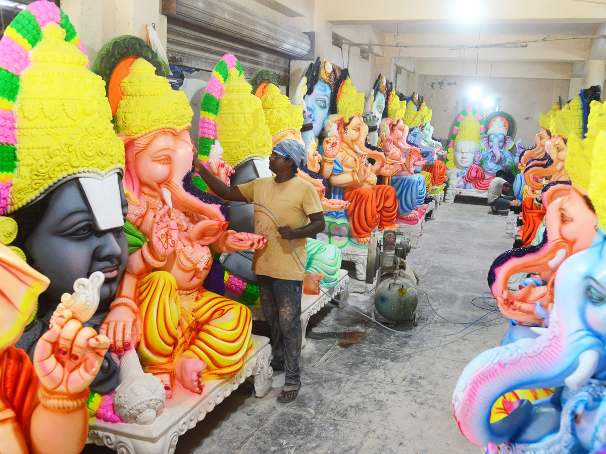 Making Clay Ganesh Idols In Vijayawada Photo Gallery - Sakshi9