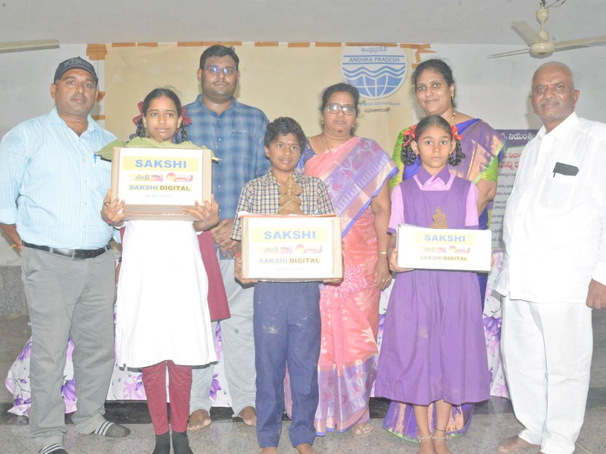 Kids make clay Ganesha for Ganesh Chaturthi Photo Gallery - Sakshi12